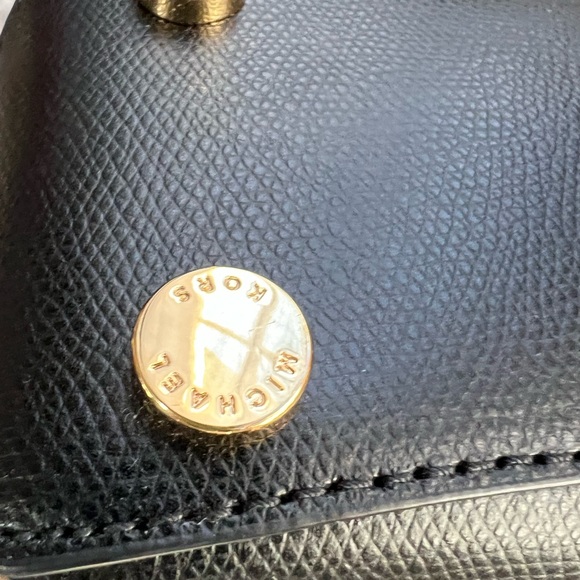 Vintage Leather Classic Michael Kors Logo Sculpted Bag - Picture 14 of 14